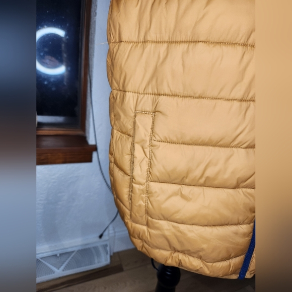 Swiss Tech puffer vest size small - Picture 9 of 14